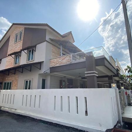 Simfoni Families Suite Kuah Kültér fotó